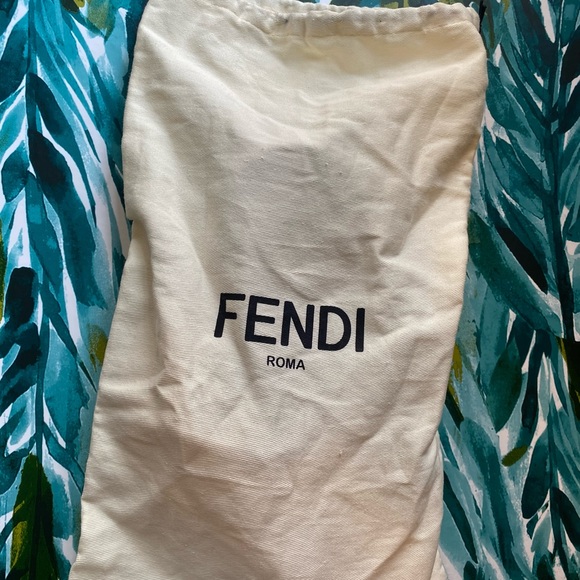 Men’s Fendi Flip Flops size 10 - Picture 5 of 9